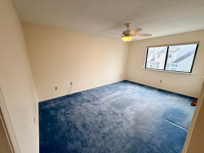 Building Photo - 40 Crossroads Ln