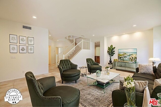 Building Photo - 25755 Hood Way