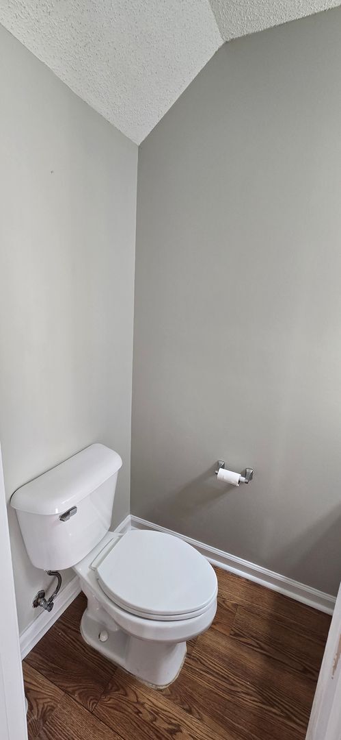 Building Photo - Lovely Jasper Townhome