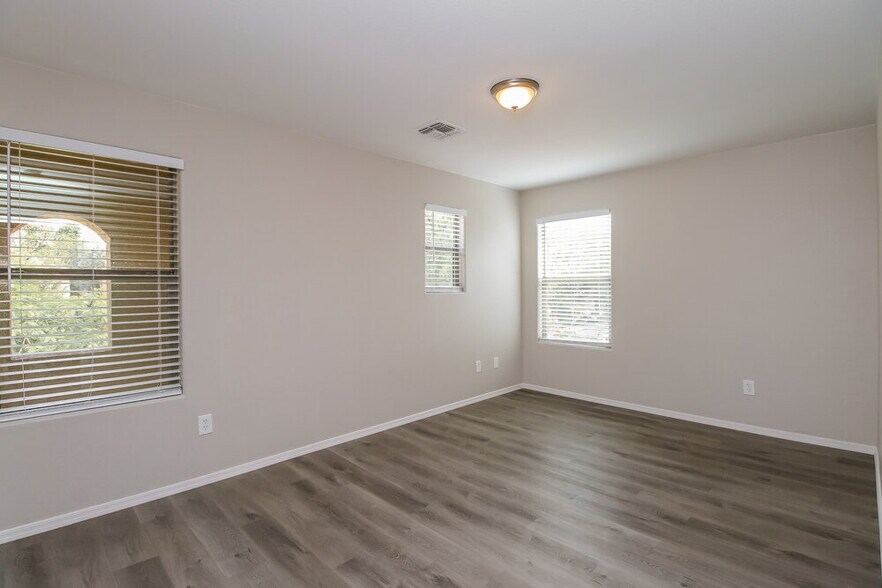 Building Photo - 21123 E Tierra Grande Dr