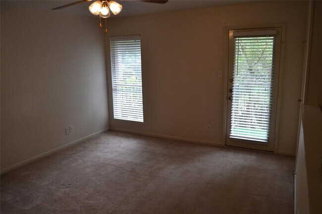 Building Photo - 2021 Spenwick Dr