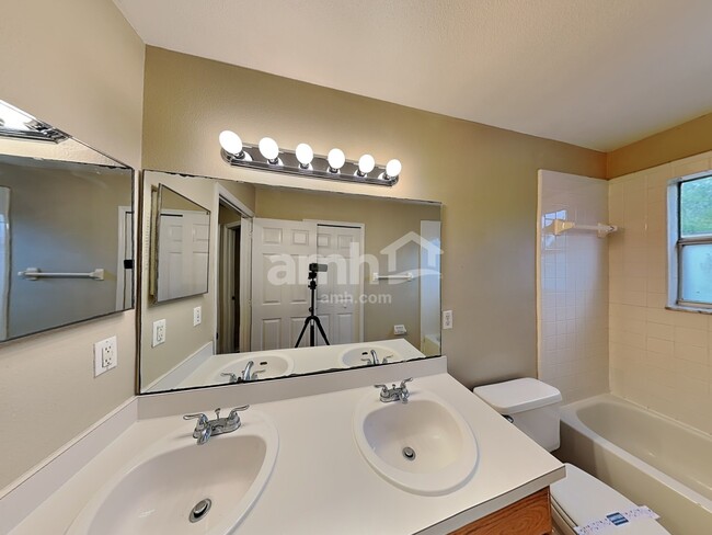 Building Photo - 4490 Brookstone Court