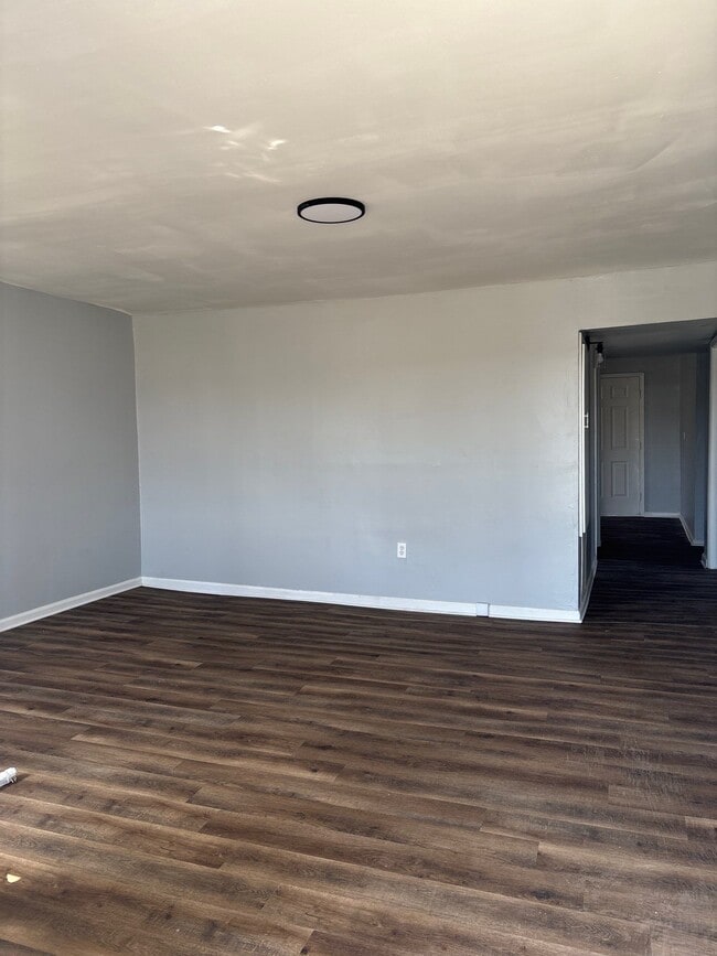 Building Photo - 131 E Jefferson St