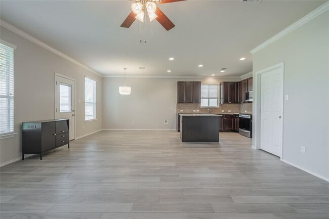 Building Photo - 767 Hoot Owl Ln S