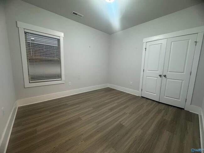 Building Photo - 91333 Monteagle Blvd SE