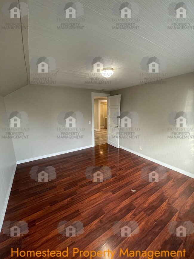 Building Photo - 451