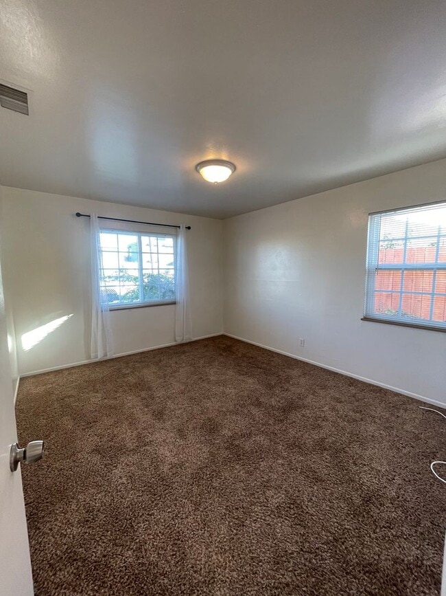 Building Photo - North East Three Bedroom Home