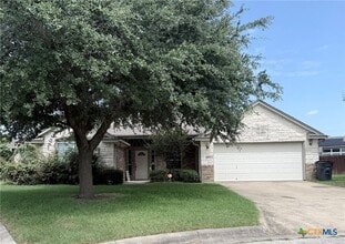 Building Photo - 2901 Tucson Dr