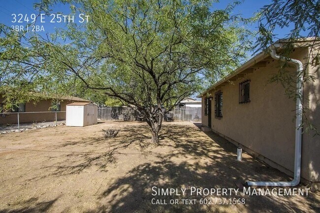 Building Photo - Great 3 bed 2 bath near UofA/ downtown Tuc...