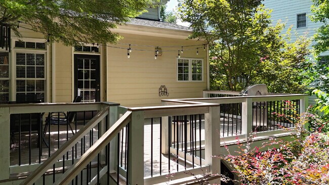 Building Photo - 4 Bed/3 Full Bath Furnished Home in Cary!