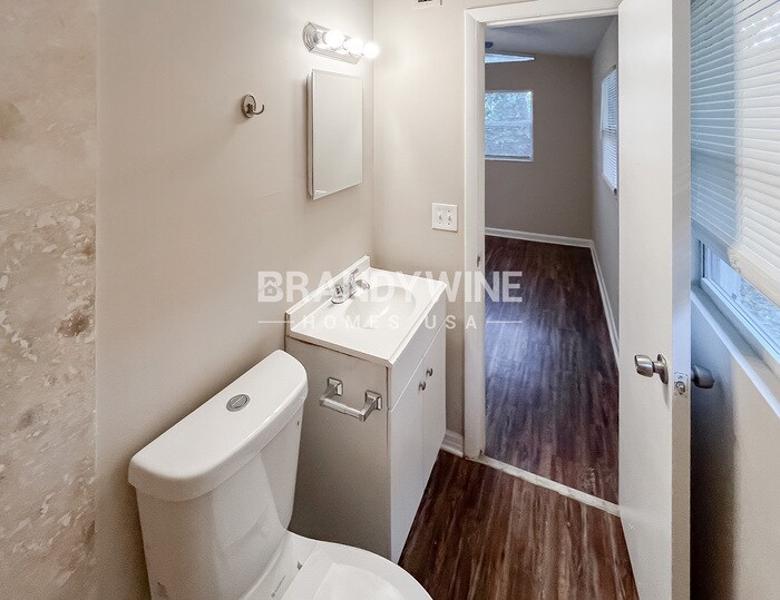 Building Photo - 922 Westgate Dr