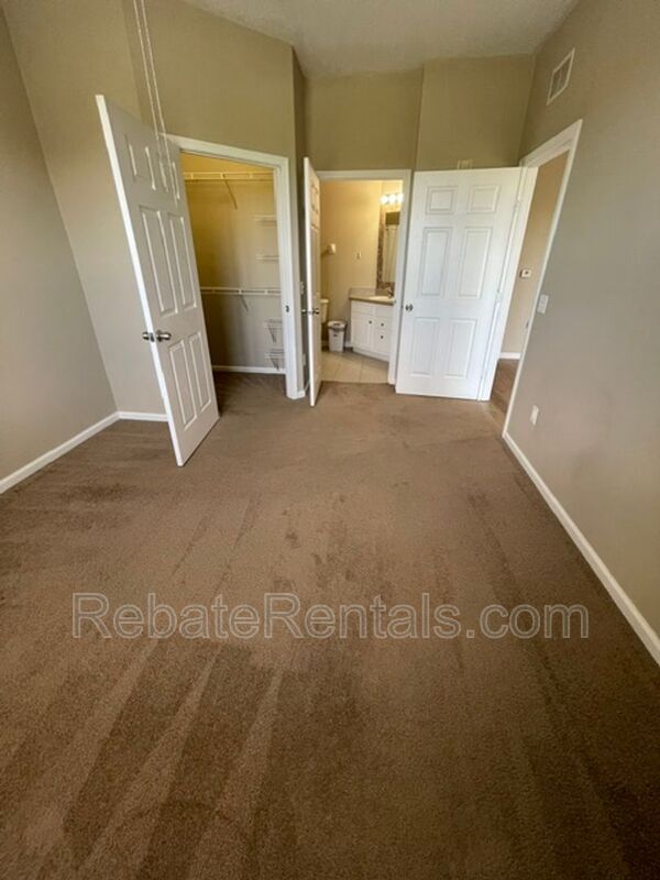Building Photo - 7801 Point Meadows Dr