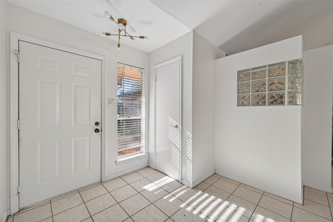 Building Photo - 22723 Timber Dust Cir