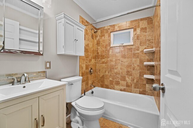 Building Photo - 49 Louis Ave