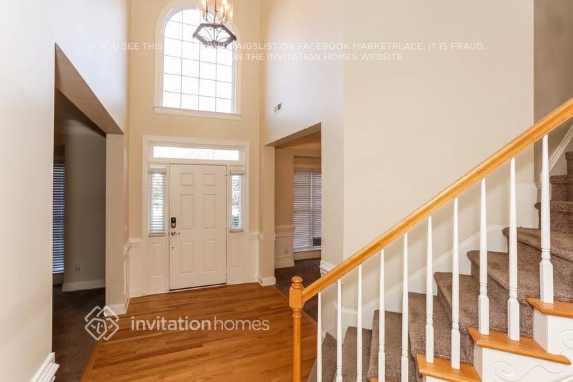 Building Photo - 1704 Crestgate Dr