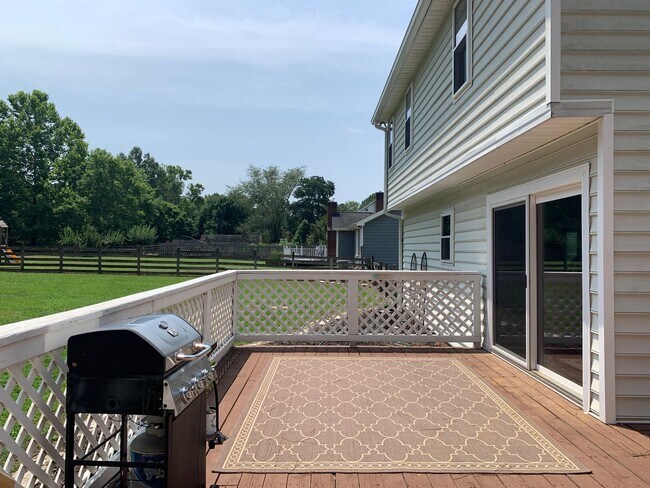 Building Photo - Fantastic Renovated Residence, Large Yard,...