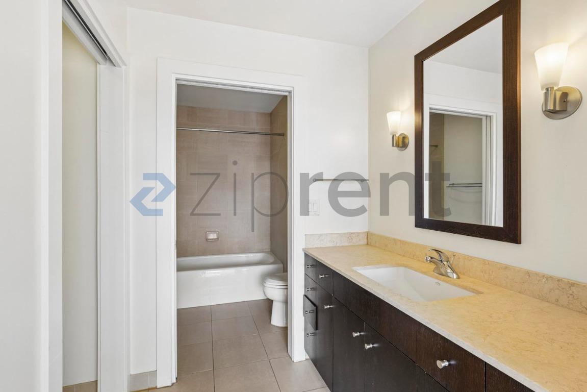 Building Photo - Unit 313