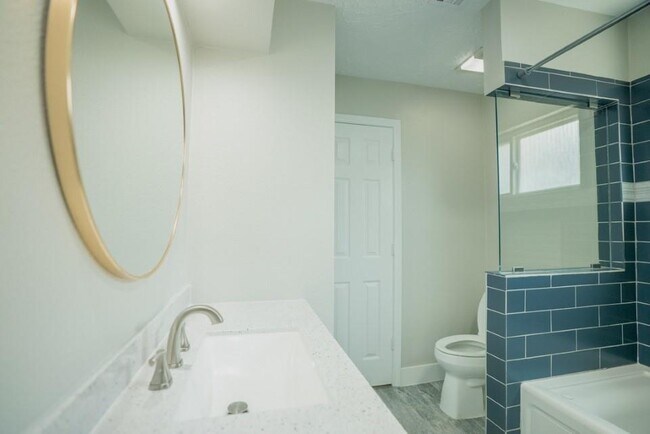 Building Photo - 3411 Hollandale Dr