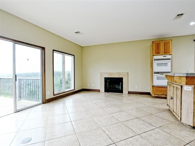 Building Photo - 605 Echo Dr