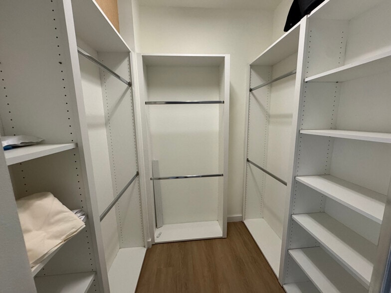 Building Photo - 11841 Nautica Dr