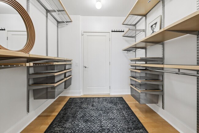 Building Photo - 1025 Maxwell Ln