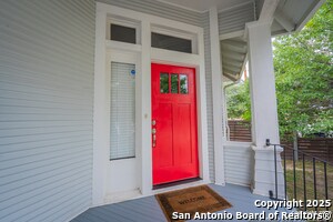 Building Photo - 2007 S Presa St