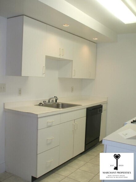 Building Photo - 20 John St