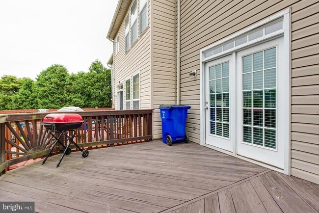Building Photo - 8832 Papillon Dr