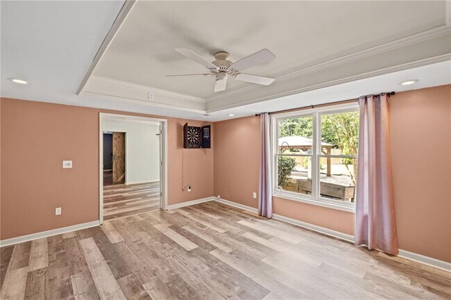 Building Photo - 12857 Waterside Dr