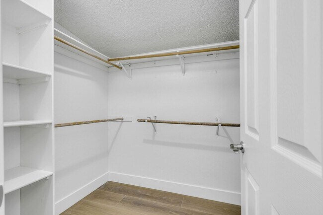 Building Photo - Beautiful home in central location