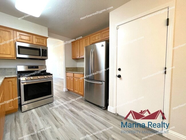 Building Photo - Near Walking Trails and Glen Cove Waterfro...
