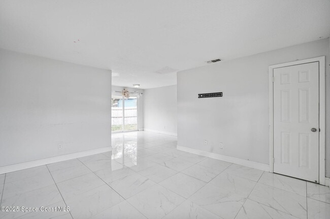 Building Photo - 93 Prospect Ave