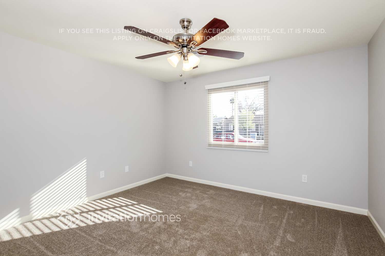 Building Photo - 3922 E Emile Zola Ave