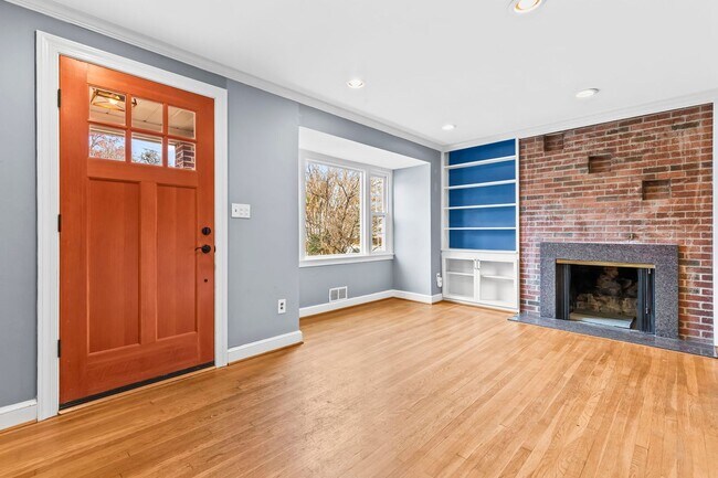 Building Photo - Charming 3-Bedroom Home in Silver Spring