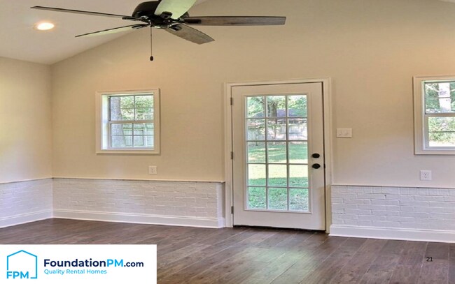 Building Photo - 1155 Brado Dr