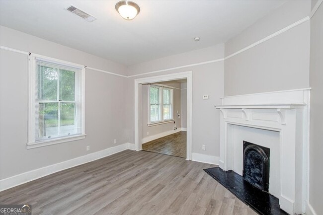 Building Photo - 107 Ellis St