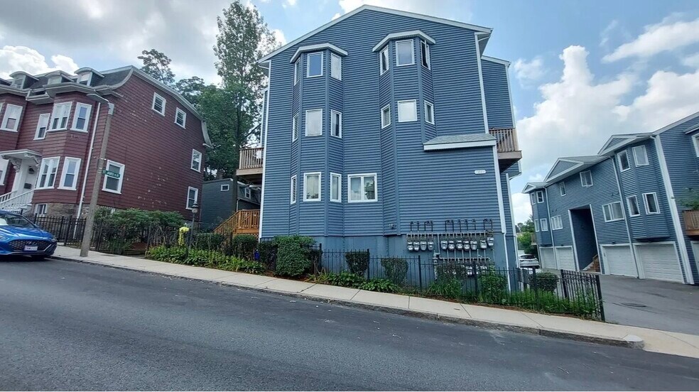 Building Photo - 66 Saint James St