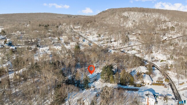 Building Photo - 52 Laura Rd