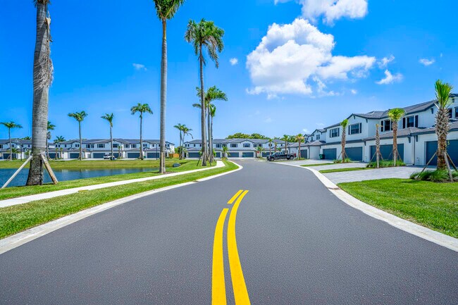 Building Photo - 3024 Green Palm Ct