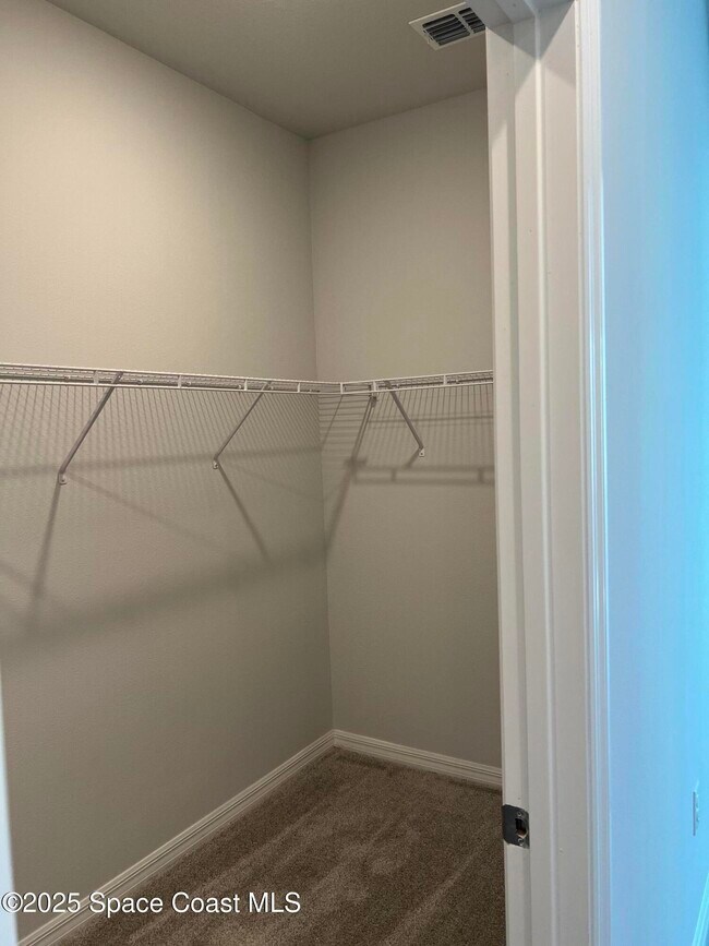 Building Photo - 542 Lambright St SW