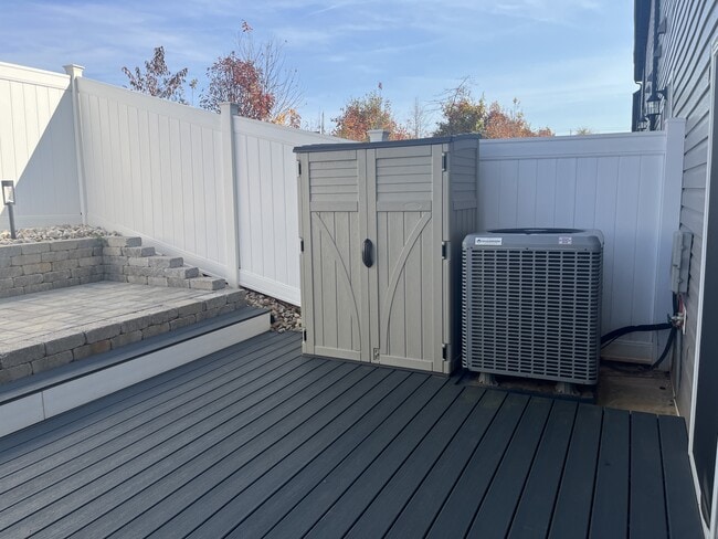 Building Photo - 77 Emanuel Ct