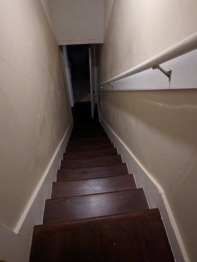 Building Photo - 522 E Lemon Ave