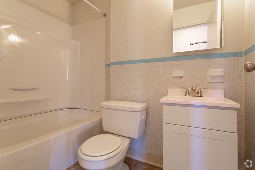 Bathroom - Towne Point Apartments