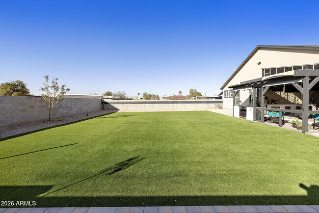 Building Photo - 3912 S Kyrene Rd