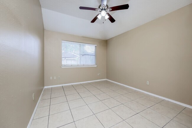 Building Photo - 11110 Grassyglen Dr