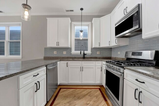 Building Photo - 1517 W Fry St