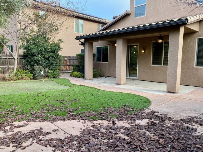 Building Photo - $3,150 Copper River, Beautiful 4 Bedroom -  E. Via Estrella Dr, Fresno / Gated Community