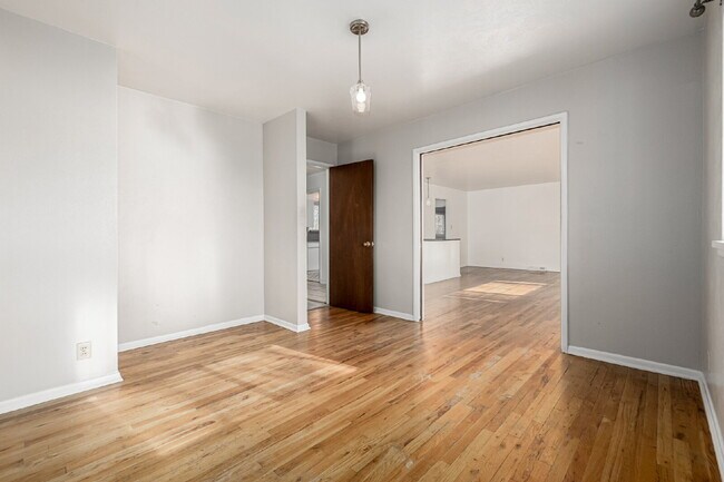 Building Photo - Great 3 Bed 3 Bath Hilltop Home for rent.