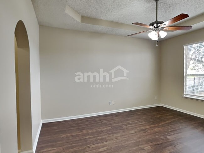 Building Photo - 2711 Salina Ct