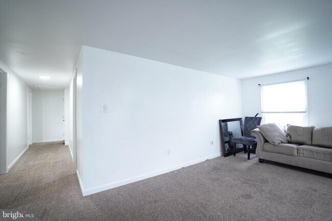 Building Photo - 7611 Willow Rd
